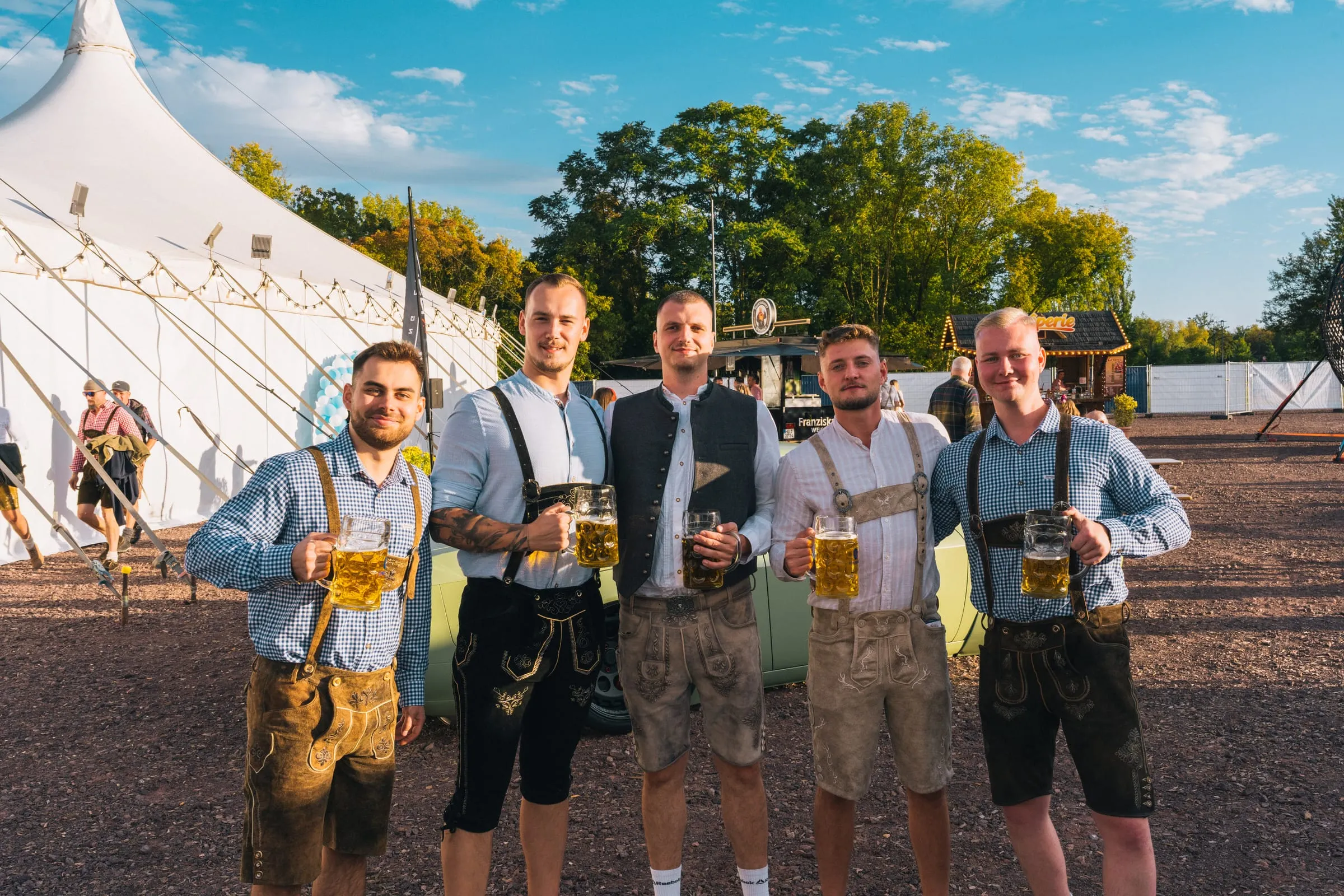 Impression vom Grand Wiesn Opening mit Isi Glück, Fr · 25.09.2026
