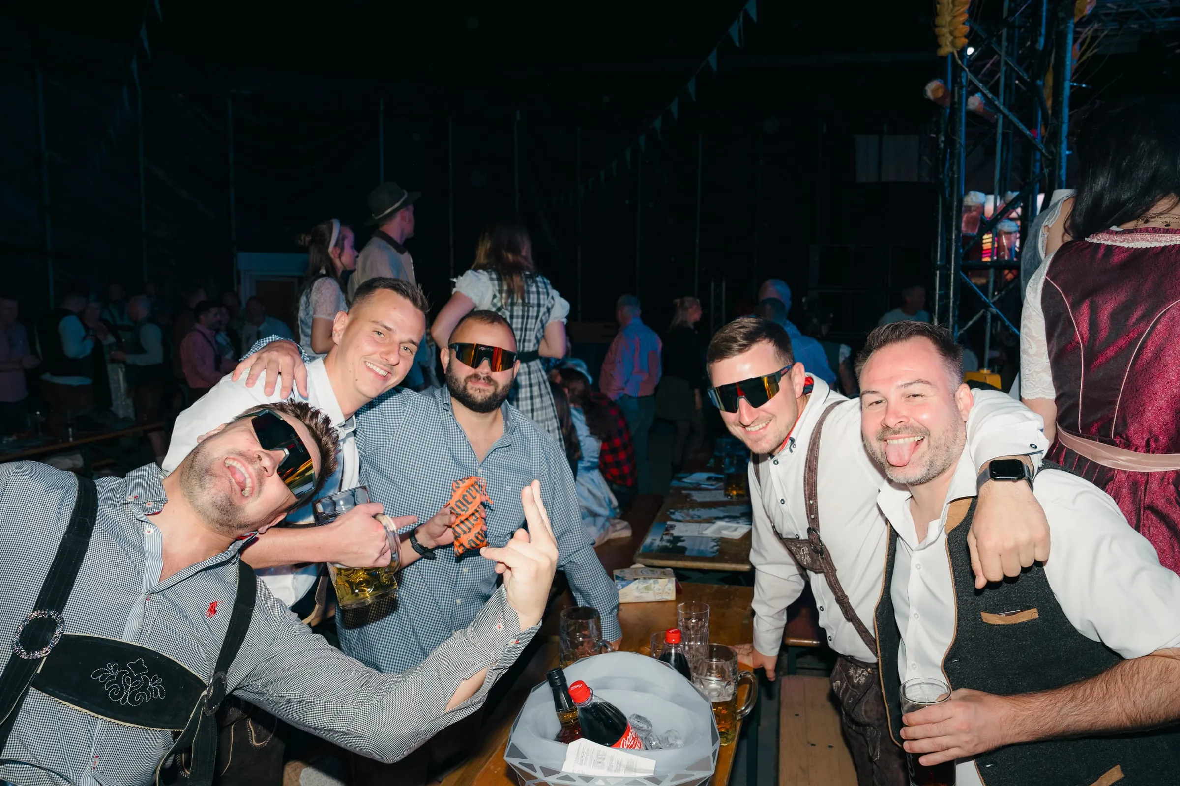 Impression vom Grand Wiesn Opening mit Isi Glück, Fr · 25.09.2026